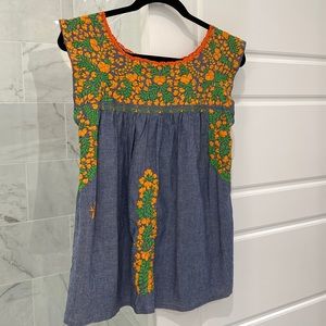 Mi Golondrina Chambray Flores Top